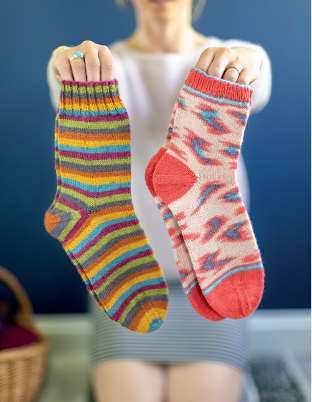 page intérieur du livre "La bible des chaussettes au tricot"