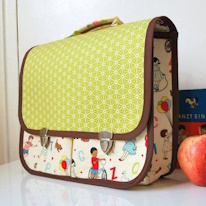 photo d'un cartable rectangulaire à motifs