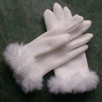 photo d'une paire de gants blanc à poignets fausse fourrure