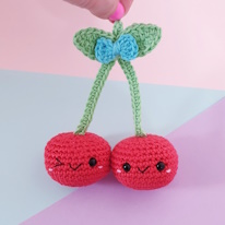 photo d'un amigurumi paire de cerises