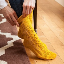 photo d'une paire de chaussette jaunes
