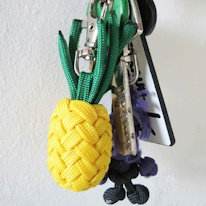 photo d'un porte-clé ananas en corde tressée