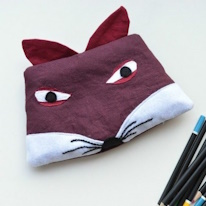 photo d'une trousse en tissu en forme de renard