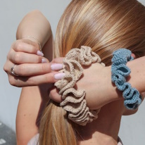 photo de deux chouchous en crochet