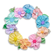 photo d'une couronne de fleurs en tissus