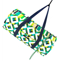 photo d'un duffle bag imprimé de couleurs vives