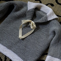 photo d'un pullover pour enfant à col marin