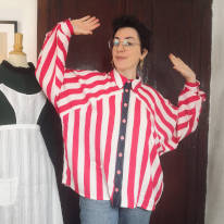 chemise atelier brunette berlingot sortie du pantalon