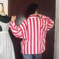 chemise atelier brunette vue de dos