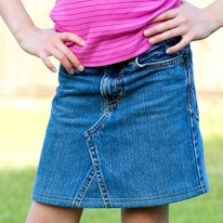 photo d'une jupe en jean pour enfant